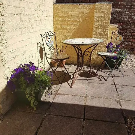 Centre No7 Agar Street