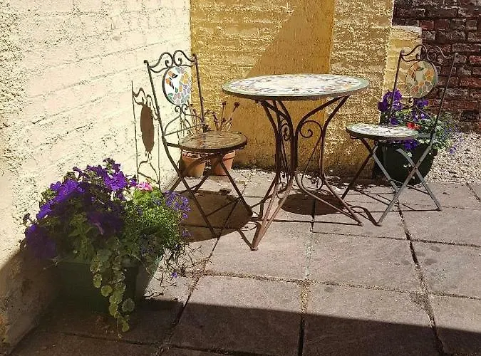 Centre No7 Agar Street